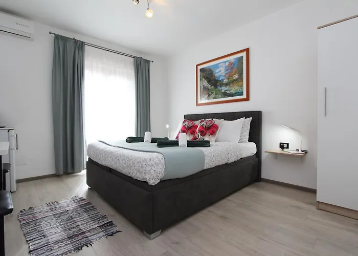Rooms And Apartment Matosevic